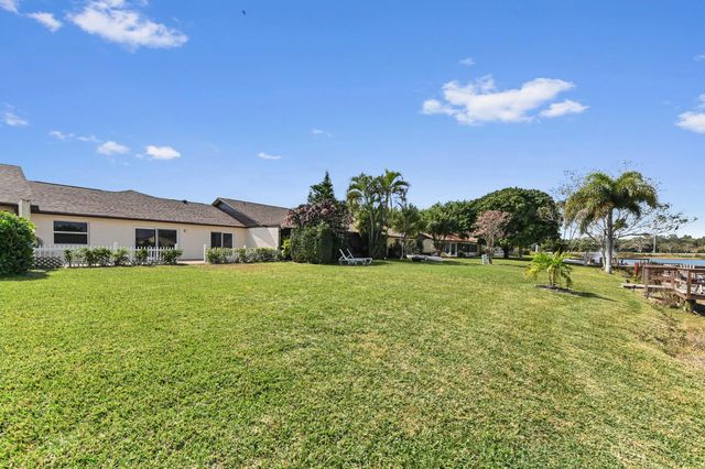 8515 Lake Point Court, Lake Worth, FL 33467