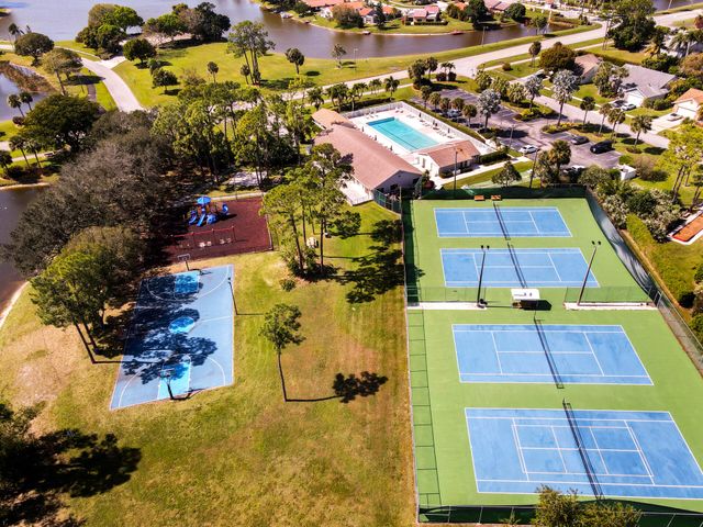 8515 Lake Point Court, Lake Worth, FL 33467