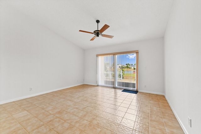8515 Lake Point Court, Lake Worth, FL 33467