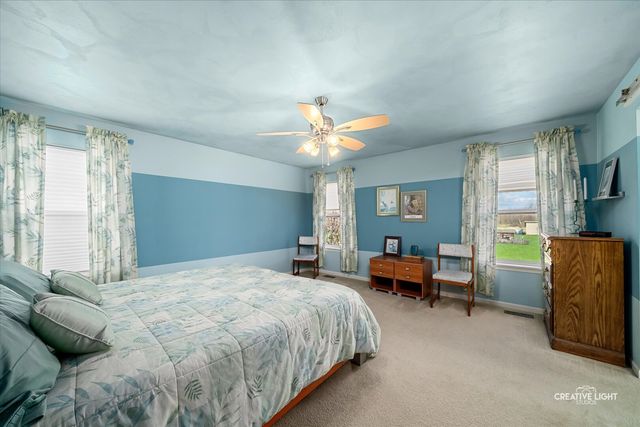 577 Cardinal Avenue, Oswego, IL 60543