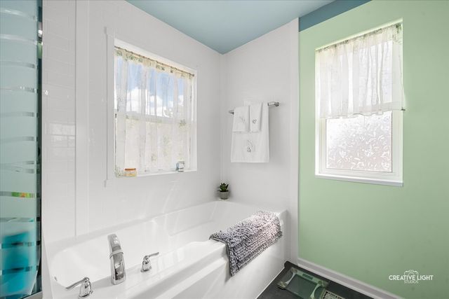 577 Cardinal Avenue, Oswego, IL 60543