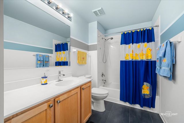 577 Cardinal Avenue, Oswego, IL 60543