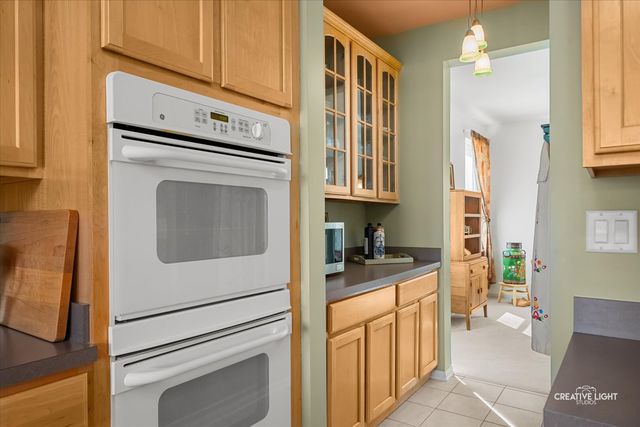 577 Cardinal Avenue, Oswego, IL 60543