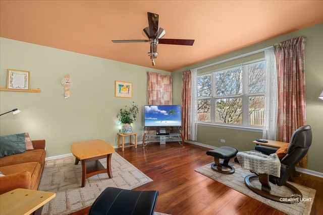 577 Cardinal Avenue, Oswego, IL 60543