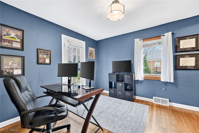 24024 E Oakland Road, Bay Village, OH 44140