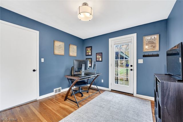24024 E Oakland Road, Bay Village, OH 44140