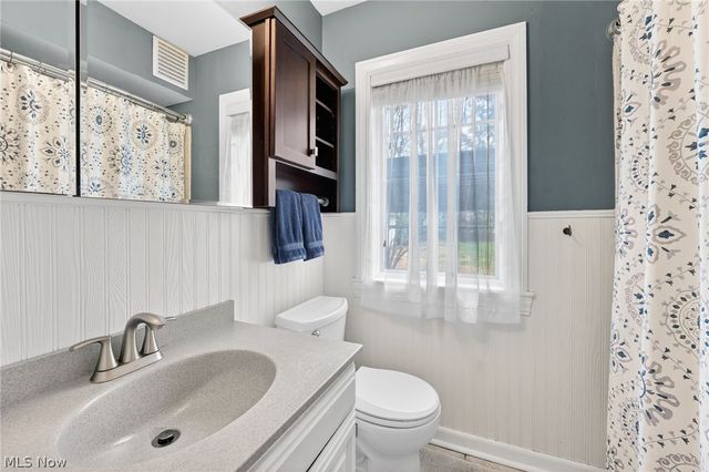 24024 E Oakland Road, Bay Village, OH 44140