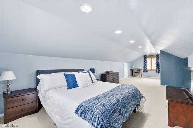 24024 E Oakland Road, Bay Village, OH 44140