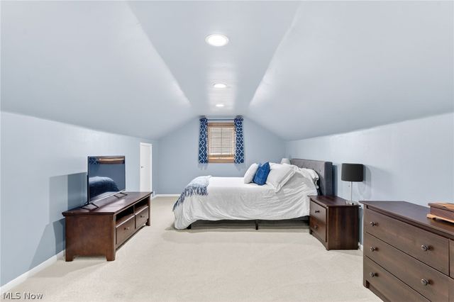 24024 E Oakland Road, Bay Village, OH 44140