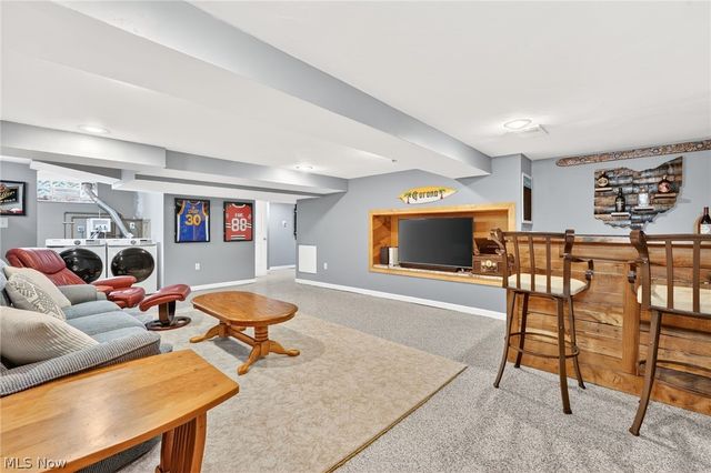 24024 E Oakland Road, Bay Village, OH 44140