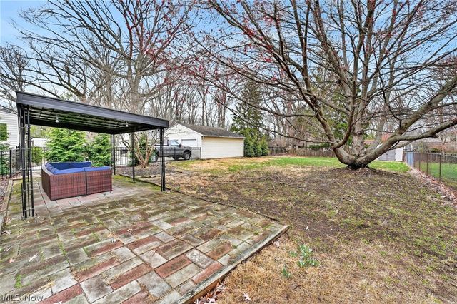 24024 E Oakland Road, Bay Village, OH 44140
