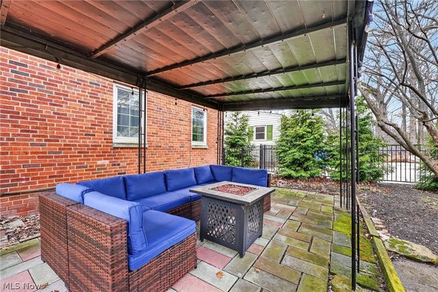 24024 E Oakland Road, Bay Village, OH 44140