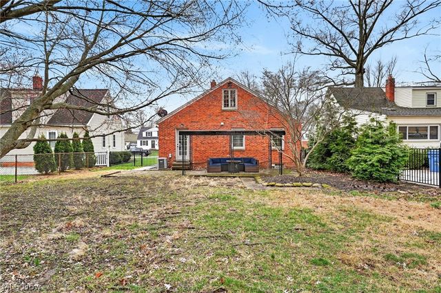 24024 E Oakland Road, Bay Village, OH 44140