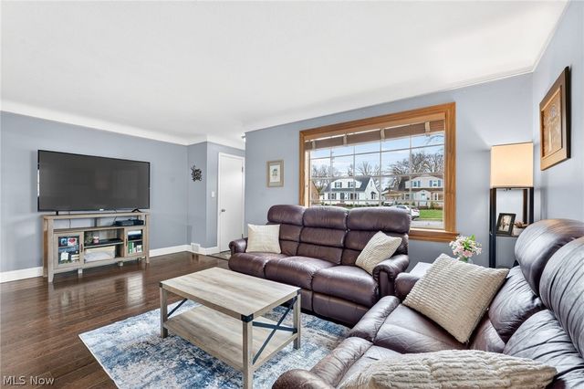 24024 E Oakland Road, Bay Village, OH 44140