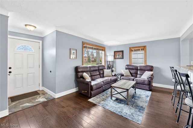 24024 E Oakland Road, Bay Village, OH 44140