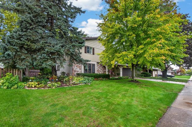 8216 48th AVENUE, Kenosha, WI 53142
