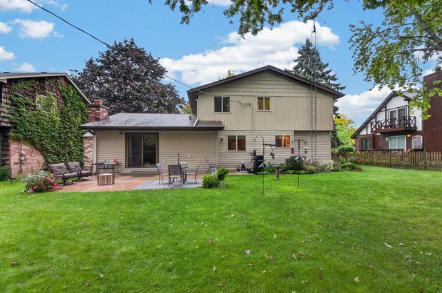 8216 48th AVENUE, Kenosha, WI 53142