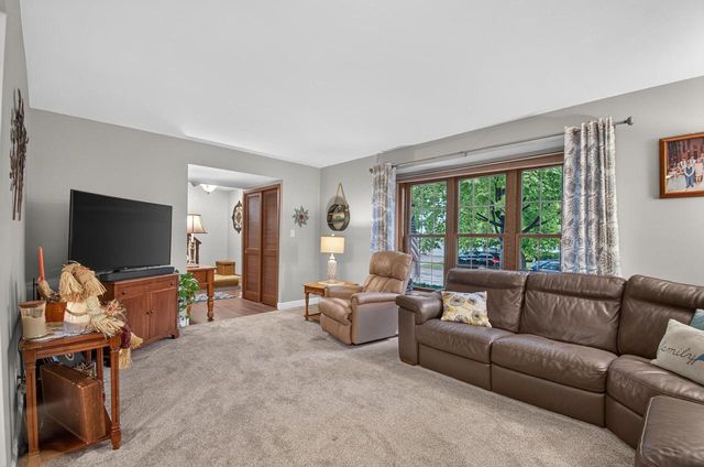 8216 48th AVENUE, Kenosha, WI 53142