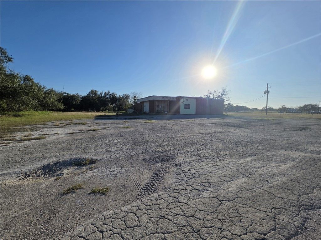 127 Fairgrounds Rd., Refugio, TX 78377 — photo 3