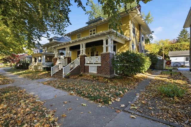 1209 N Clinton Boulevard, Bloomington, IL 61701