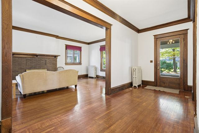 1209 N Clinton Boulevard, Bloomington, IL 61701