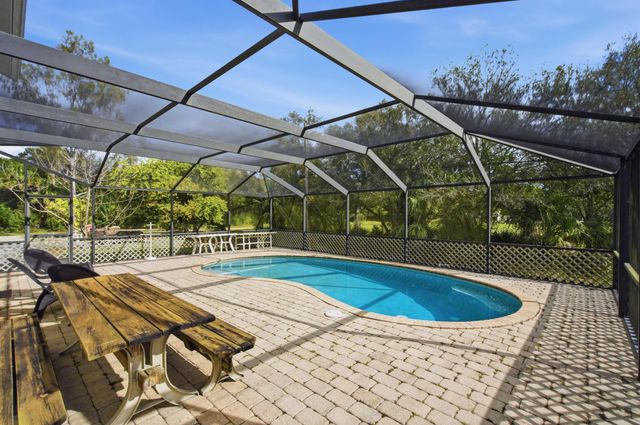 9076 108th Avenue, Vero Beach, FL 32967