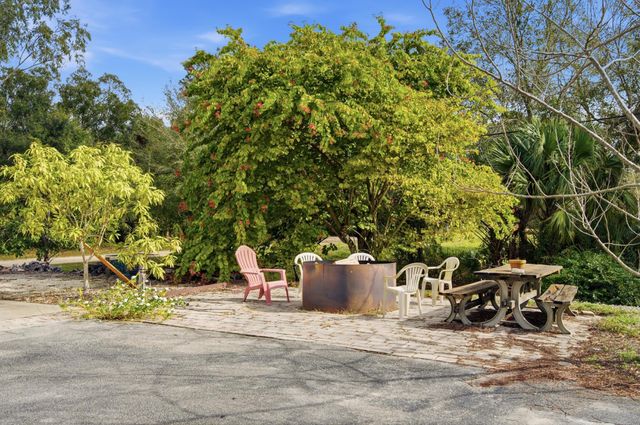 9076 108th Avenue, Vero Beach, FL 32967