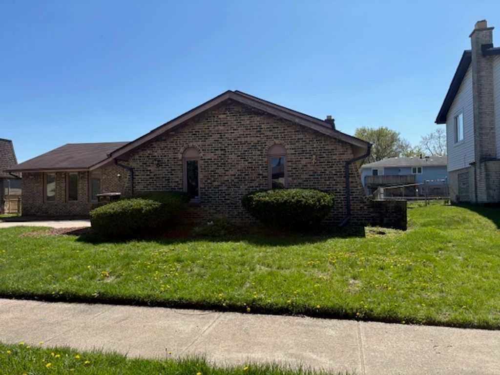 715 E 193rd Place, Glenwood, IL 60425