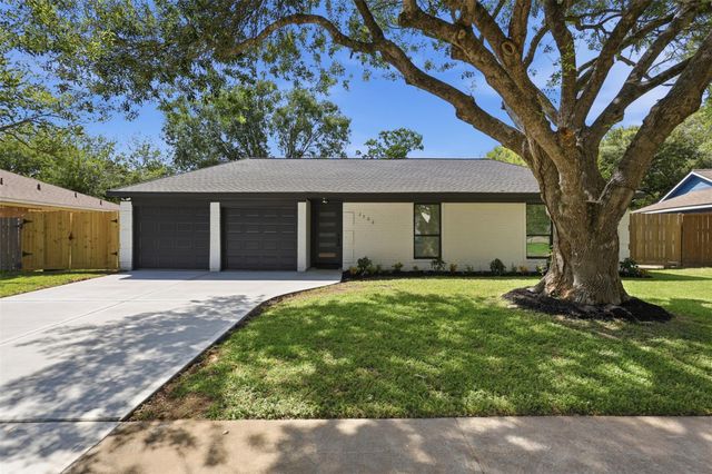 2506 Elm Hollow Street, Pearland, TX 77581