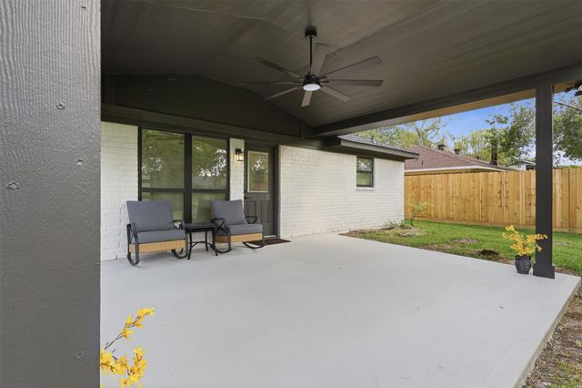 2506 Elm Hollow Street, Pearland, TX 77581