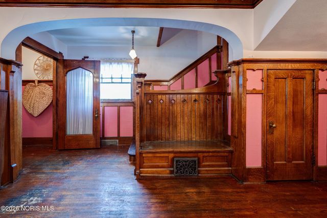 1115 N Superior Street, Toledo, OH 43604