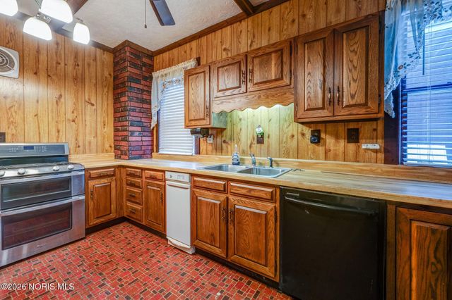 1115 N Superior Street, Toledo, OH 43604