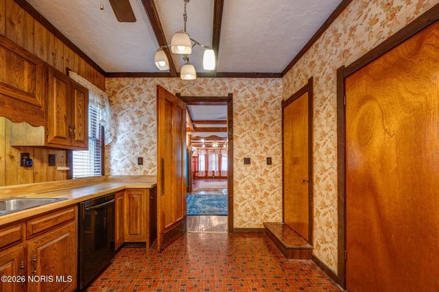 1115 N Superior Street, Toledo, OH 43604