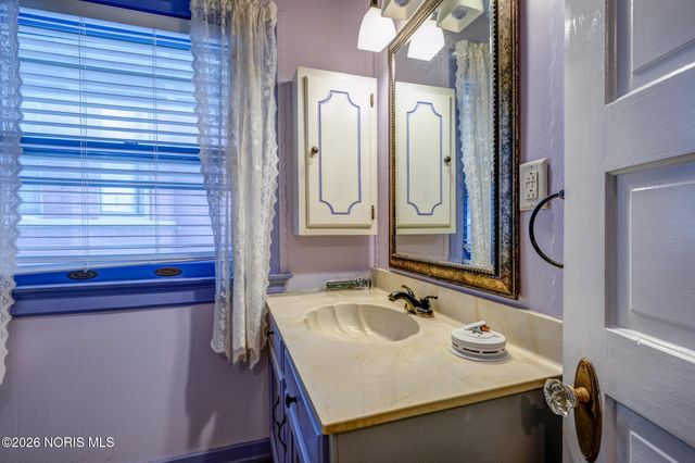 1115 N Superior Street, Toledo, OH 43604