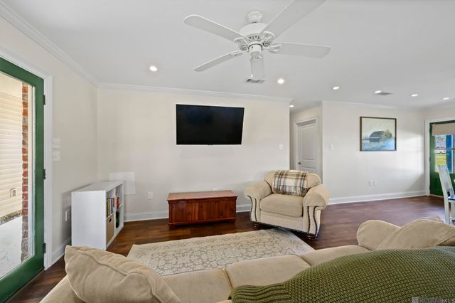 5128 Roy Ave, Greenwell Springs, LA 70739