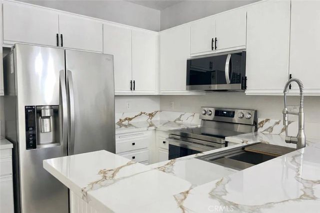 2456 Pleasant Way A, Thousand Oaks, CA 91362