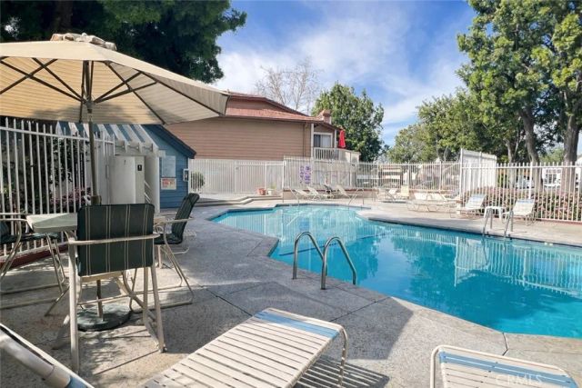 2456 Pleasant Way A, Thousand Oaks, CA 91362