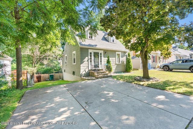 617 Irvington Avenue, Lansing, MI 48910