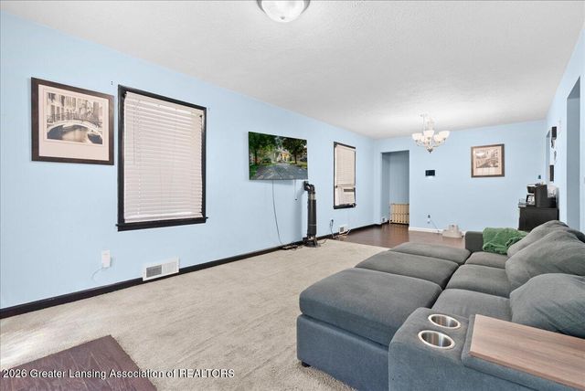 617 Irvington Avenue, Lansing, MI 48910