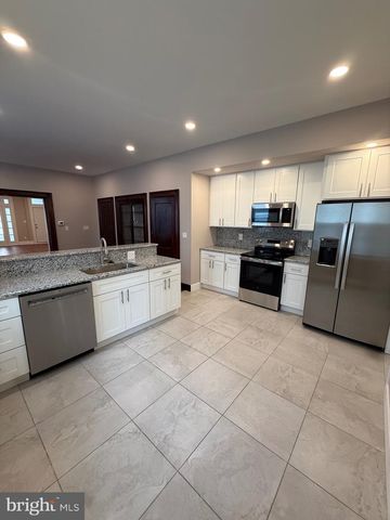 507 E WASHINGTON LN, Philadelphia, PA 19144