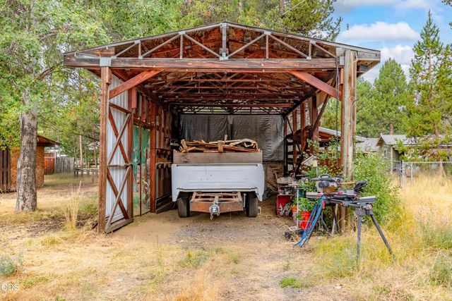 52555 Center Drive, La Pine, OR 97739