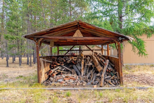 52555 Center Drive, La Pine, OR 97739