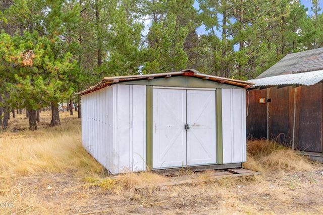 52555 Center Drive, La Pine, OR 97739
