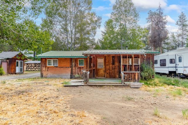 52555 Center Drive, La Pine, OR 97739