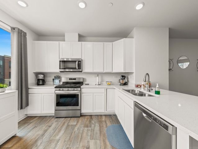 1294 Catalina Court, Schaumburg, IL 60173