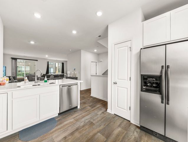 1294 Catalina Court, Schaumburg, IL 60173