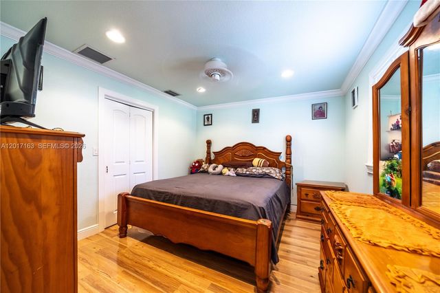 6472 Pierce St, Hollywood, FL 33024