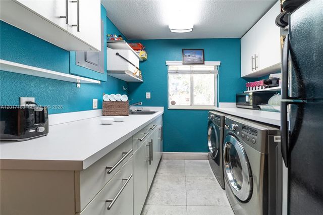 6472 Pierce St, Hollywood, FL 33024