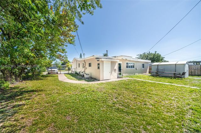 6472 Pierce St, Hollywood, FL 33024