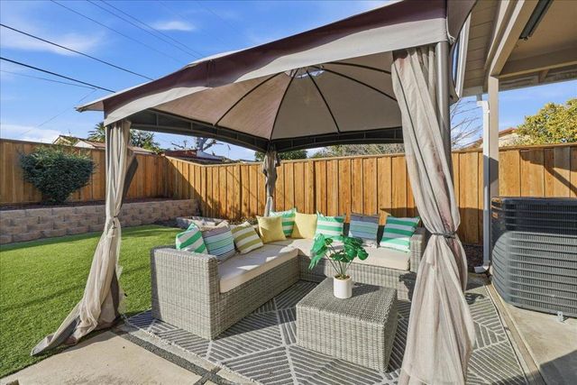 10305 Norwich Avenue, Cupertino, CA 95014